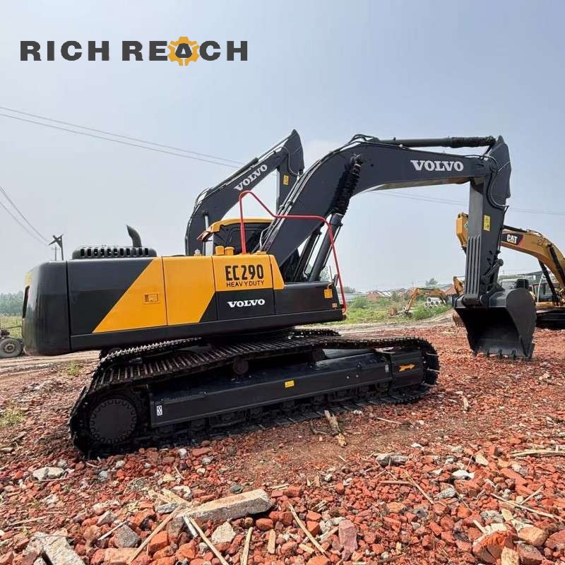 Bucket attachment – 2023 Volvo EC290 crawler excavator $33,700
